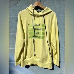 Nóló Hoodie
